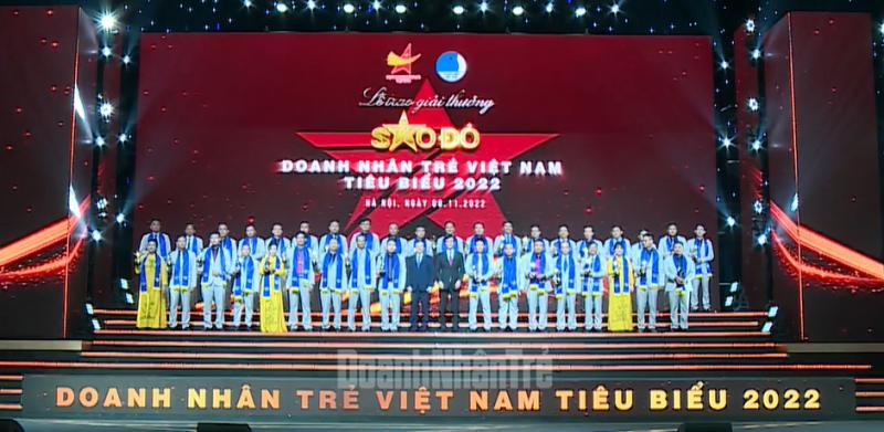 Lễ trao Giải thưởng Sao Đỏ - Doanh nhân trẻ Việt Nam tiêu biểu 2022.