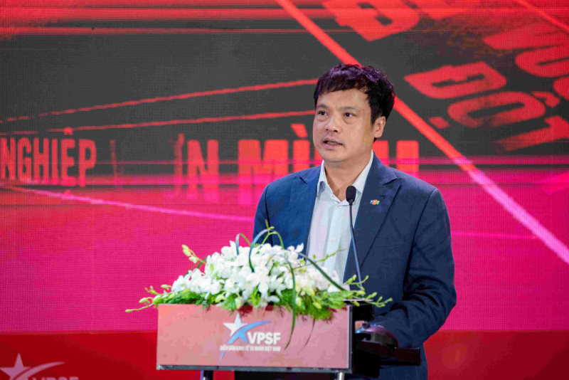 Ông Nguyễn Văn Khoa, Phó Chủ tịch Hội Doanh nhân trẻ Việt Nam, Chủ tịch Hiệp hội Phần mềm và Dịch vụ Công nghệ thông tin Việt Nam, Tổng Giám đốc Tập đoàn FPT phát biểu tại sự kiện