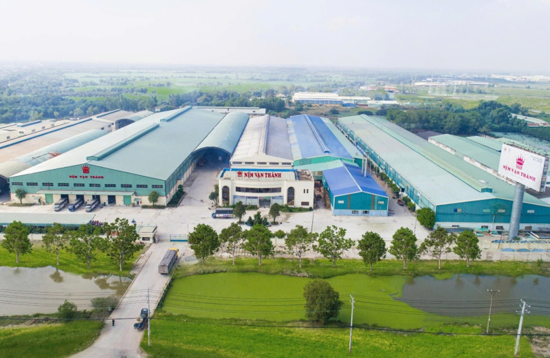 Toàn cảnh nhà máy chính của Công ty TNHH Nệm Vạn Thành tại Củ Chi, TP.HCM.