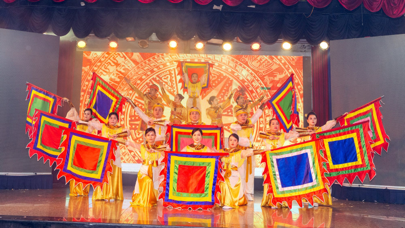 Không chỉ là sân chơi văn hóa, hội diễn còn góp phần quảng bá hình ảnh SATRA – một thương hiệu gắn liền với sự phát triển của TP. Hồ Chí Minh suốt 30 năm qua. Ảnh: SATRA