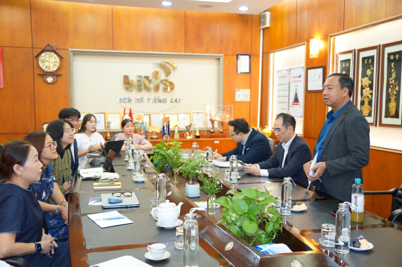 Đoàn làm việc tại Công ty TNHH sản xuất hàng tiêu dùng Bình Tiên (Biti's)