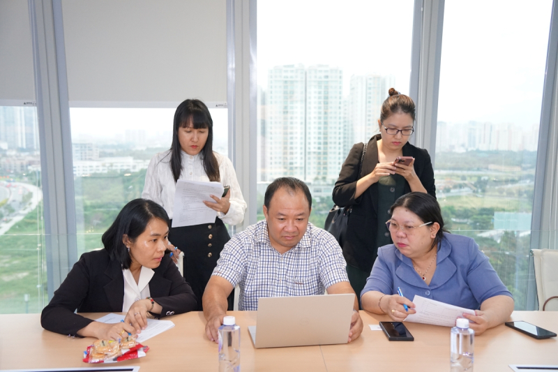 Tiến hành đối chiếu các hồ sơ gốc của Công ty Thiên Long