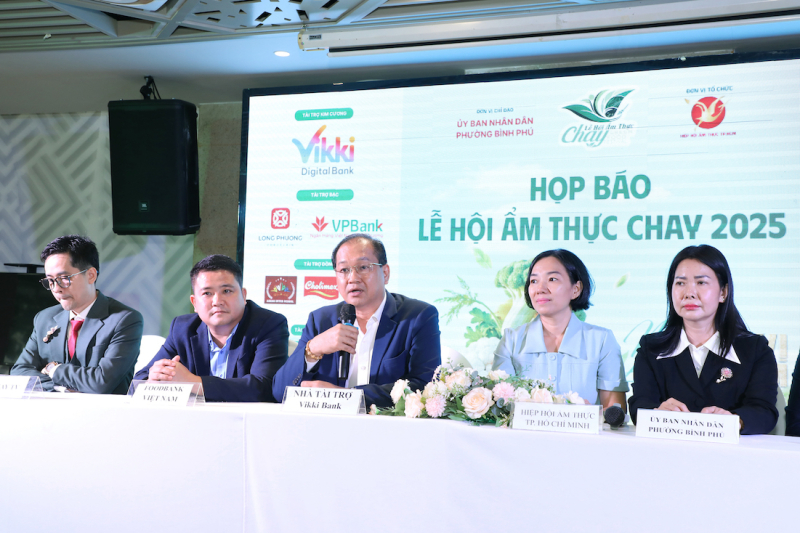 Đại diện các đơn vị tổ chức, đồng hành chia sẻ thông tin về Lễ hội ẩm thực chay 2025