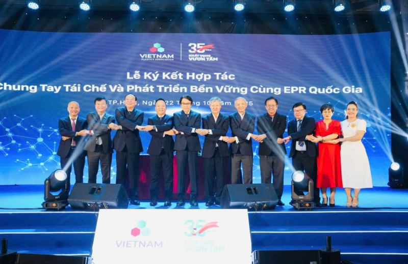 Tại Toạ đàm ‘Ngành nhựa Việt Nam trong kỷ nguyên vươn mình’.