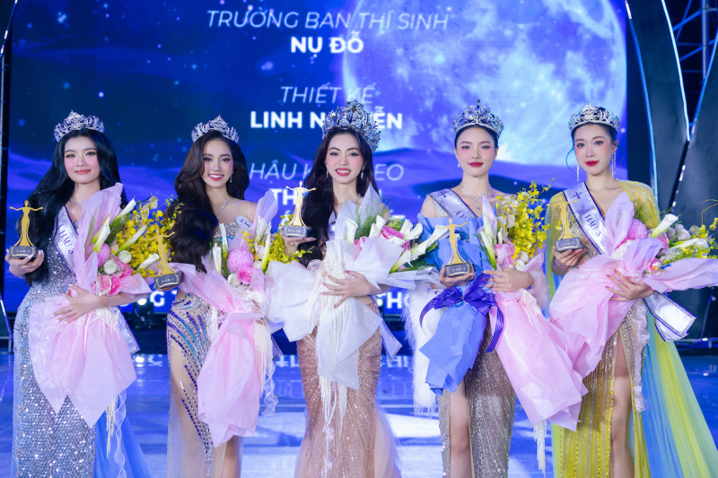 Top 5 chung cuộc với danh hiệu Hoa hậu thuộc về Hoàng Ngọc Như ( giữa)
