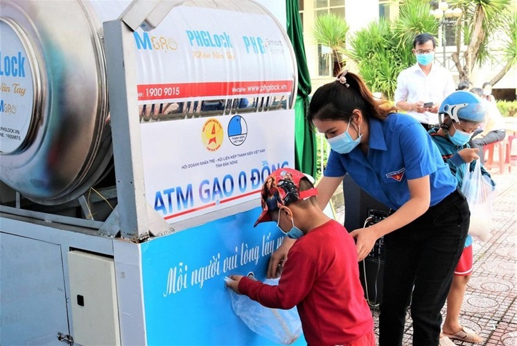 Trong đại dịch Covid-19, nhiều doanh nhân thể hiện lòng yêu nước của mình bằng nhiều cách. Ảnh: Internet