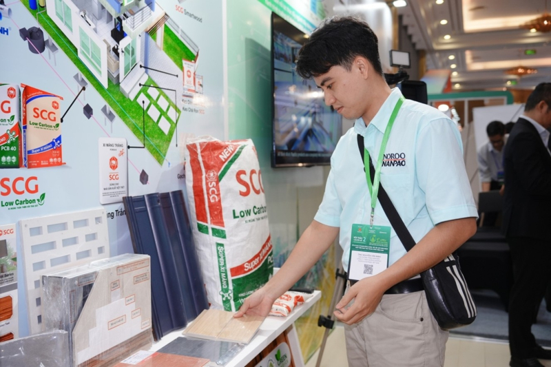 Khu trưng bày các sản phẩm vật liệu xanh của Tập đoàn SCG và các đối tác tại Triển lãm Tuần lễ Công trình Xanh và Giao thông Xanh 2025.