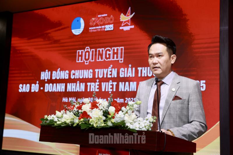 Ông Đặng Hồng Anh, Phó Chủ tịch Trung ương Hội LHTN Việt Nam, Chủ tịch Hội Doanh nhân trẻ Việt Nam, Phó Chủ tịch thường trực Hội đồng phát biểu tại hội nghị.