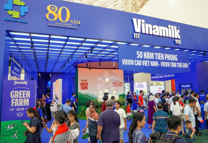 Vinamilk hiện diện và khẳng định vị thế thương hiệu sữa hàng đầu Việt Nam, vươn tầm Quốc tế tại các triển lãm, hội chợ lớn. Ảnh: Vi Nam 