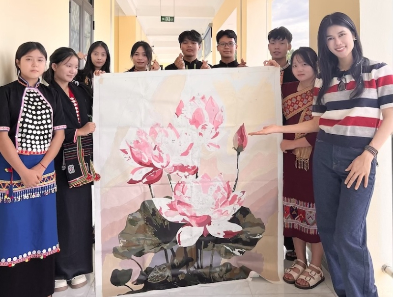 Dư án hoàn thành bức tranh hoa sen đặc biệt