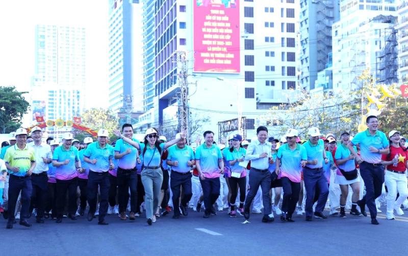 Hàng trăm đại biểu cùng chạy hưởng ứng vì Quyền của NTD Việt Nam