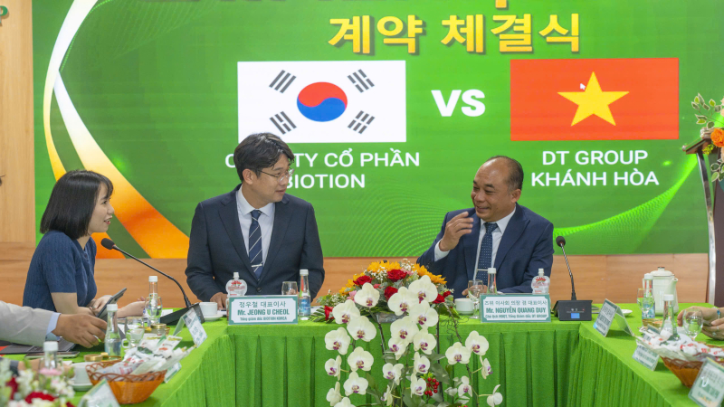 Tại lễ ký kết hợp đồng giữa Công ty Cổ phần Biotion (Hàn Quốc) và DT Group