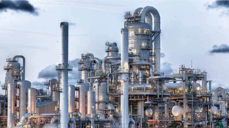 Giá dầu Brent và WTI lấy lại toàn bộ những gì đã mất sau khi ghi nhận mức giảm ngày lớn nhất kể từ tháng 4/2020. Ảnh: The Hindu