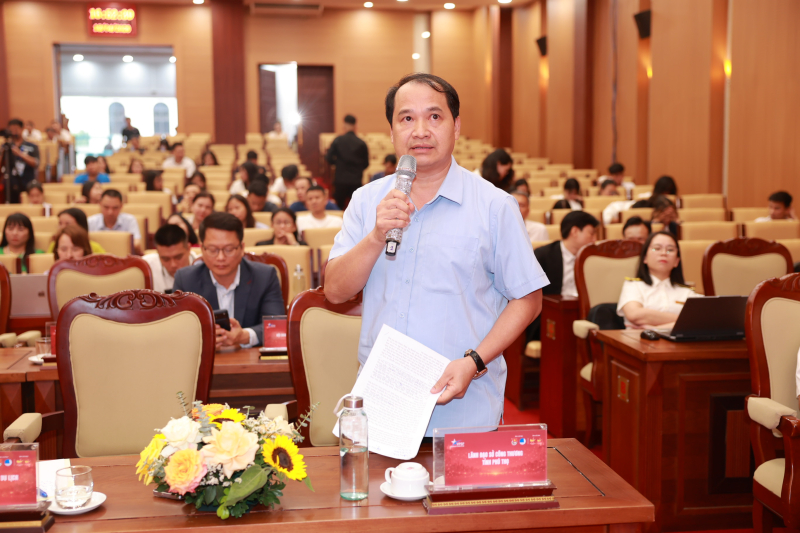 Đại diện Sở công thương tỉnh đưa ra một số ý kiến tại Diễn đàn