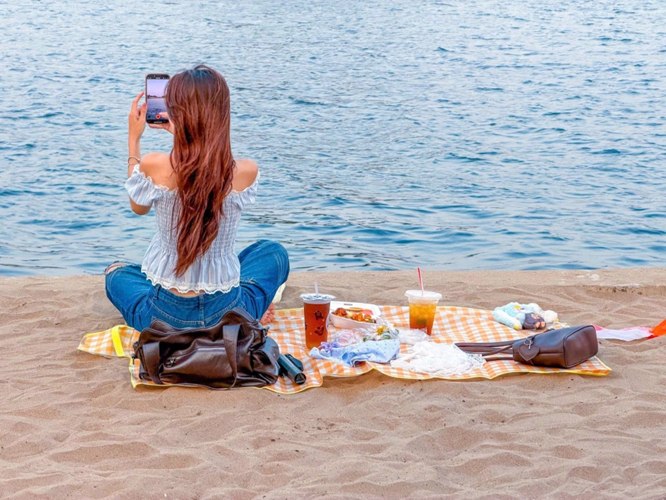 “Biển Gò Vấp” hấp dẫn vì nó đáp ứng đúng một nhu cầu rất cơ bản của thị dân: cần một không gian mở để vui chơi. Ảnh: Internet