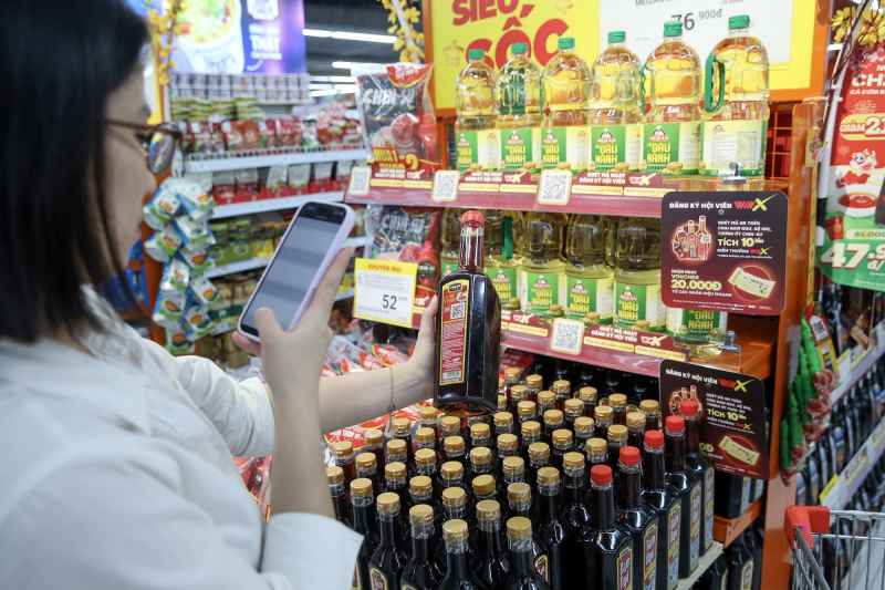 Khách hàng hào hứng tham gia chương trình WiNX