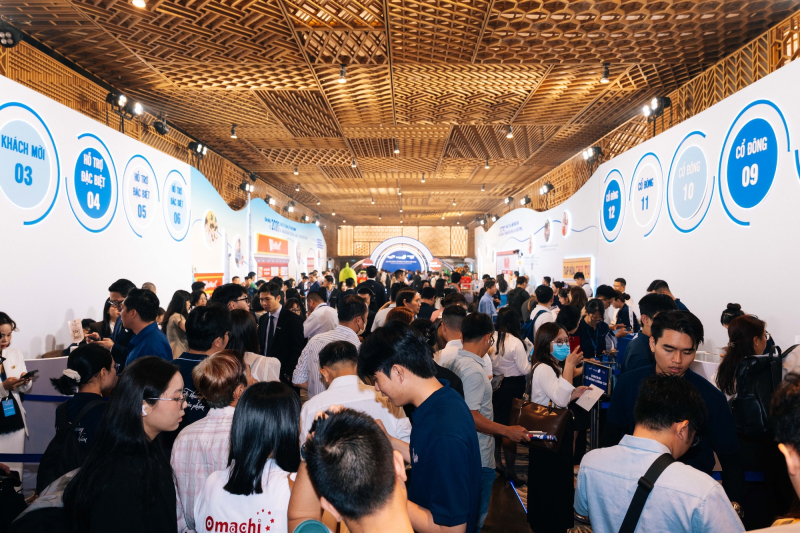 Khu vực tiếp đón chật kín cổ đông tham dự sự kiện ĐHCD của Masan Group