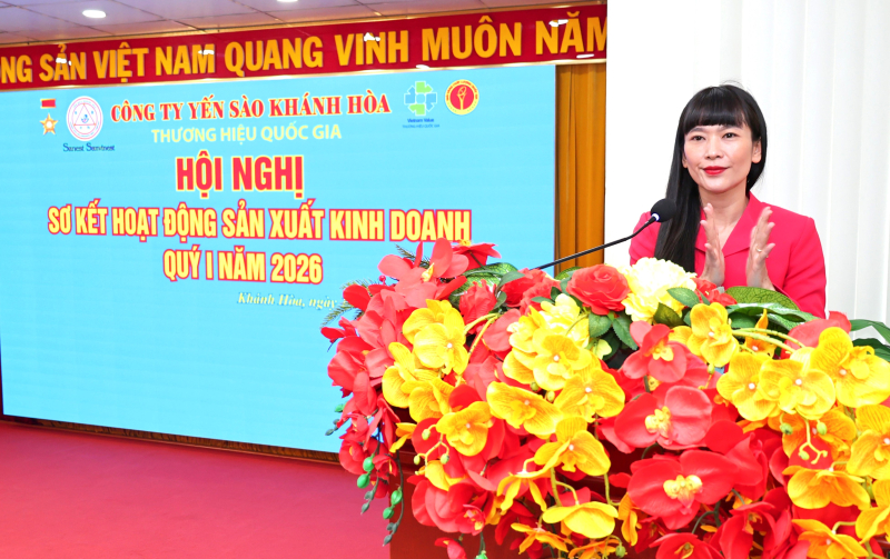 Bà Trịnh Thị Hồng Vân- Chủ tịch HĐTV Công ty Yến sào Khánh Hòa, nữ doanh nhân tiêu biểu xuất sắc của tỉnh Khánh Hòa
