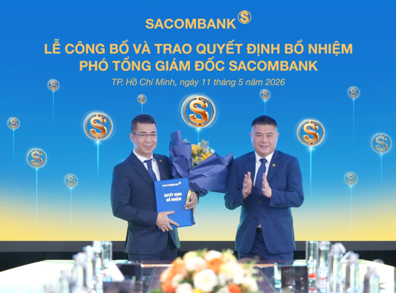 Ông Nguyễn Đức Thụy – Phó Chủ tịch thường trực HĐQT trao Quyết định bổ nhiệm Phó Tổng Giám đốc cho ông Nguyễn Hoàng Hải