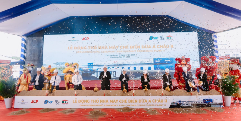 Các đại biểu tham dự lễ động thổ Nhà máy Chế biến Dừa Á Châu II. Ảnh: LT