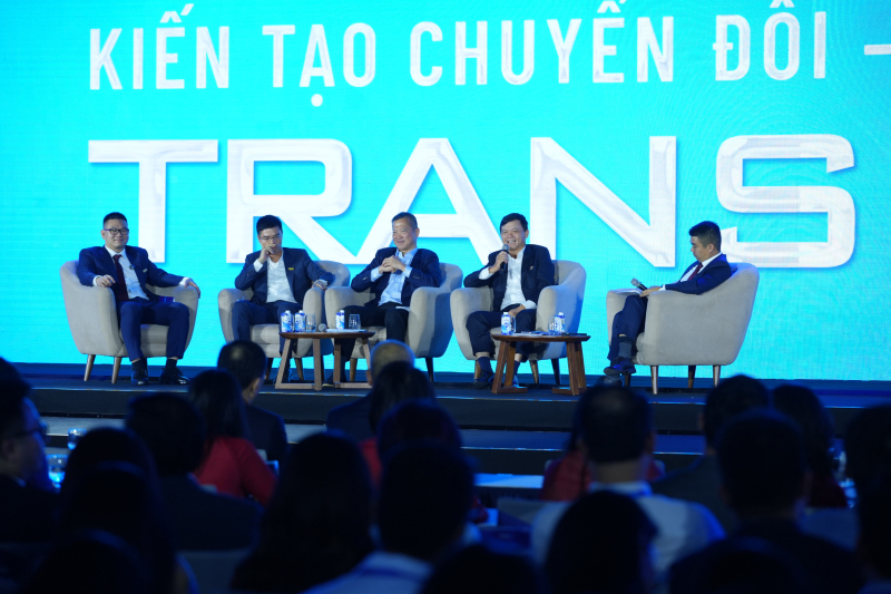 Tại diễn đàn, các diễn giả đã đề xuất giải pháp nhằm giúp doanh nghiệp, đặc biệt là SME, nâng cao năng lực cạnh tranh trong bối cảnh mới
