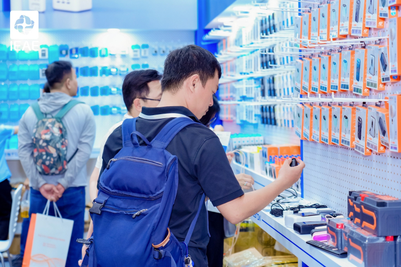 Nhiều sản phẩm điện tử tiêu dùng và thiết bị gia dụng thông minh được giới thiệu tại triển lãm. Ảnh BTC