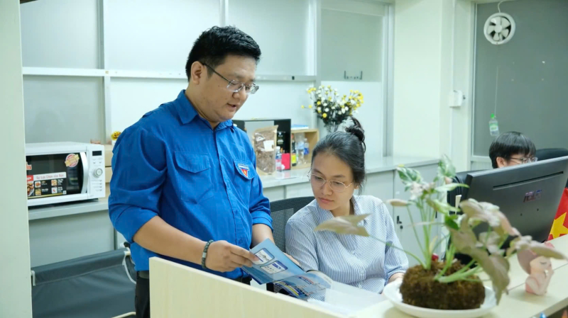 Mỗi CBCNV điện lực luôn ý thức trong việc tiết kiệm điện