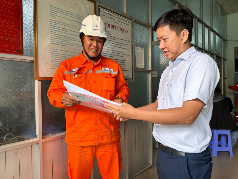 Việc tiết kiệm điện đã trở thành thói quen tự giác của mỗi CBCNV