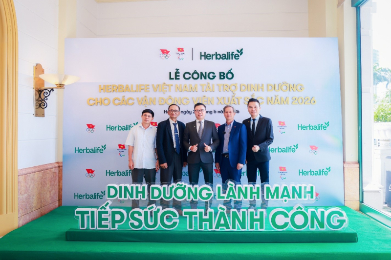 Đại diện Herbalife Việt Nam và VOC- VPC tại Lễ công bố