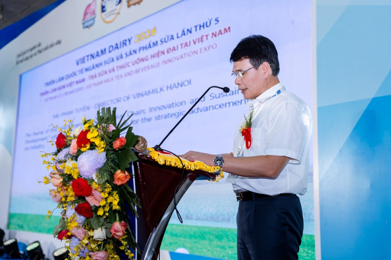 Ông Phạm Tuyên – Giám đốc chi nhánh Vinamilk Hà Nội phát biểu tại Lễ khai mạc chuỗi triển lãm chuyên ngành sữa – kem- trà sữa và thức uống hiện đại 2026. Ảnh: Duy Cường