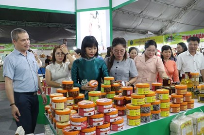 104812-an-giang-ngay-hoi-du-lich-am-thuc-xuc-tien-thuong-mai-san-pham-ocop-nam-2026