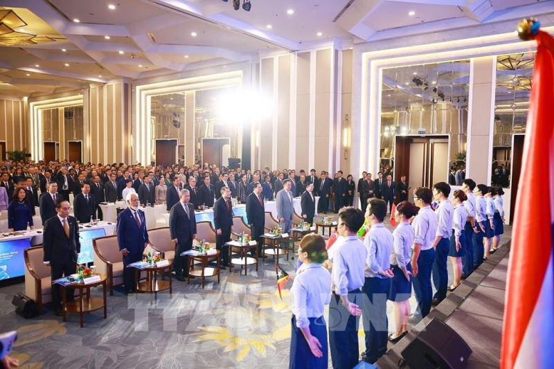 Thủ tướng Lê Minh Hưng cùng Thủ tướng Lào Sonexay Siphandone, Thủ tướng Campuchia Hun Manet, Thủ tướng Thái Lan Anutin Charnvirakul và Thủ tướng Timor-Leste Kay Rala Xanana Gusmão tham dự Phiên khai mạc Diễn đàn Tương lai ASEAN lần thứ ba. Ảnh: Dương Giang - TTXVN