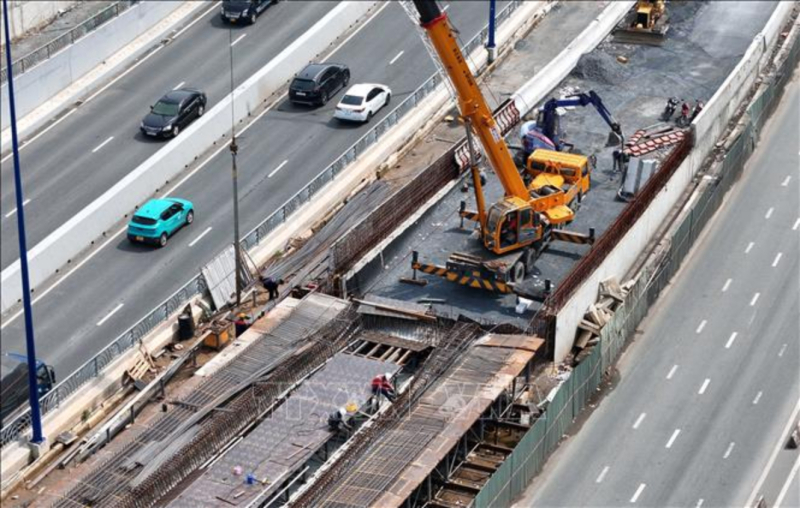 Dự án nút giao An Phú có tổng mức đầu tư 3.408 tỷ đồng, đang được đẩy nhanh tiến độ thi công. Ảnh minh họa: Tiến Lực/TTXVN