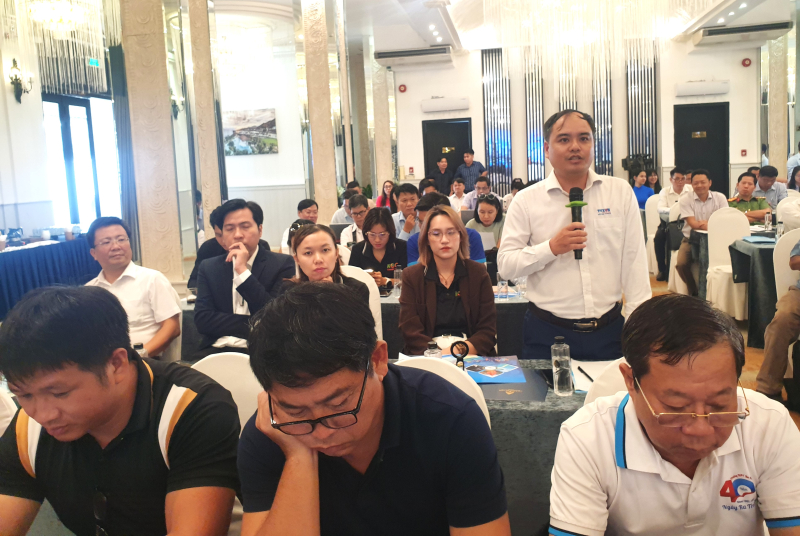 Các nhà báo quan tâm nhiều vấn đề thiết thực như phân luồng giao thông, giá dịch vụ,.. để Festival Biển mang lại điều tốt đẹp nhất cho người dân và du khách