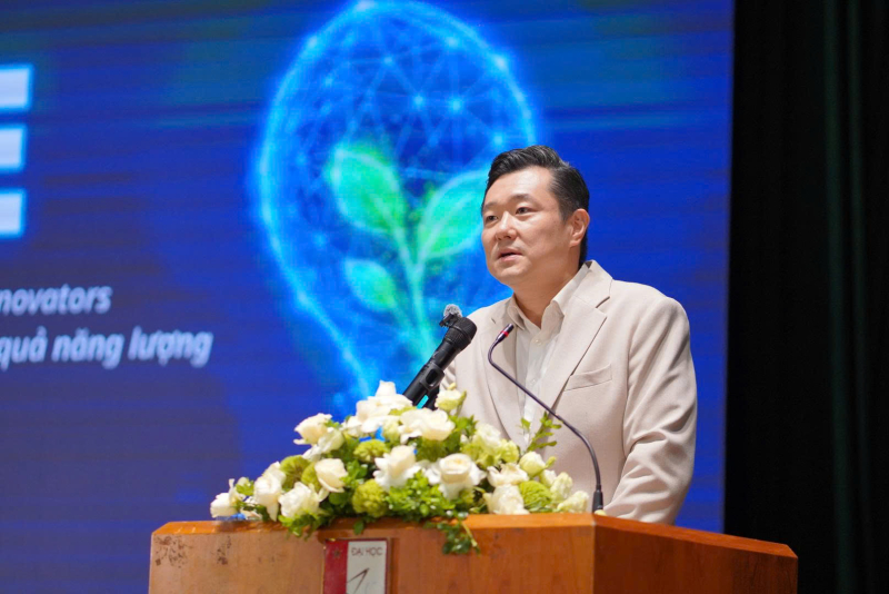 Ông Juhern Kim nhấn mạnh: thế hệ trẻ có thể phát triển các giải pháp hiệu quả năng lượng mang lại tác động tích cực cho Việt Nam và thế giới.