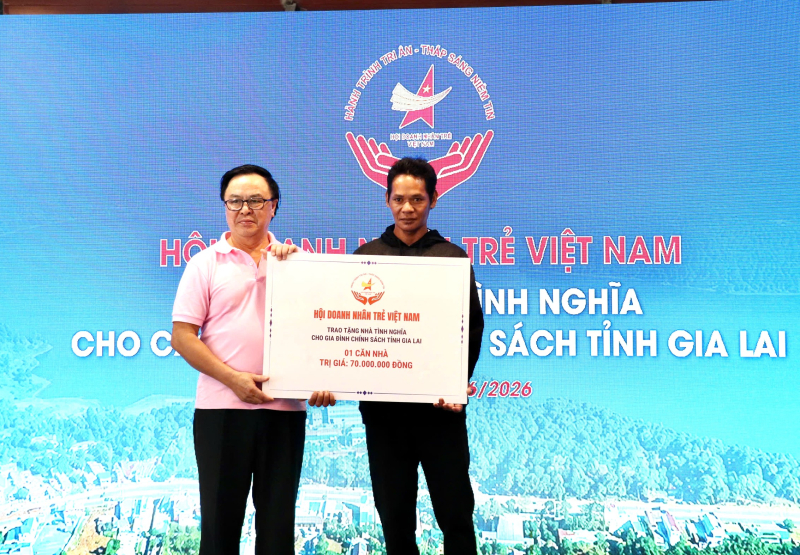 Trao Nhà ở Gia Lai