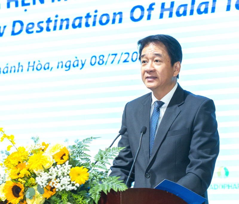 Phó Chủ tịch Thường trực UBND tỉnh Khánh Hòa Nguyễn Long Biên phát biểu chào mừng hội nghị.