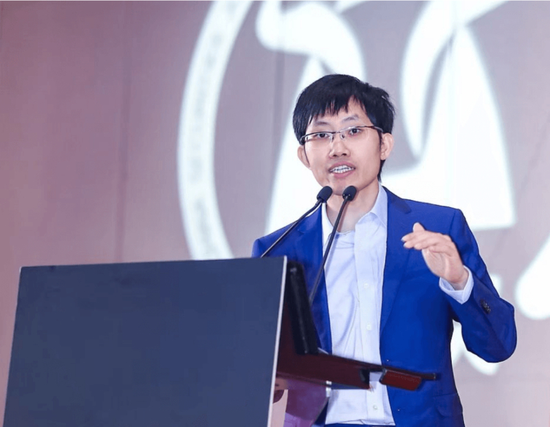 Niềm đam mê toán học đã đưa Liang Wenfeng trở thành tỷ phú USD. Ảnh: Bloomberg