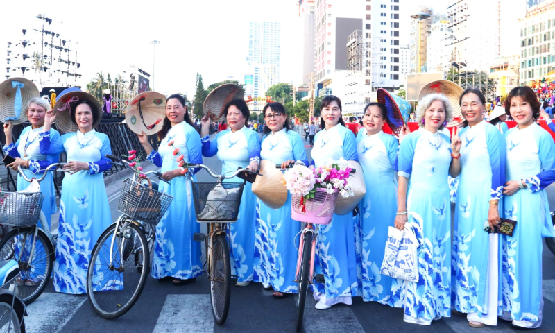 chi-hoi-ao-dai-viet-nam-tinh-khanh-hoa-cung-chuong-trinh-1719