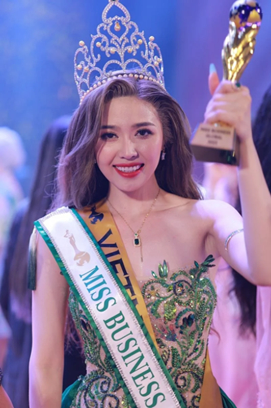 Cựu Hoa hậu Nguyễn Thị Thảo trong ngày đăng quang. Ảnh:Internet