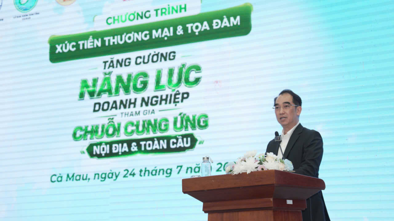 Ông Nguyễn Tri Quang, Phó Chủ tịch Thường trực Hội Doanh nhân trẻ TP.HCM phát biểu tại diễn đàn. Ảnh: Hoa Đinh