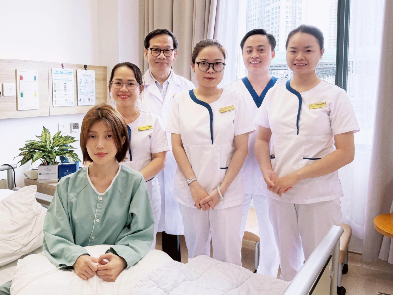 Nhờ chiến lược điều trị chính xác, chỉ một ngày sau ca phẫu thuật, tình trạng buồn nôn cải thiện rõ rệt và người bệnh có thể ăn nhẹ trở lại.