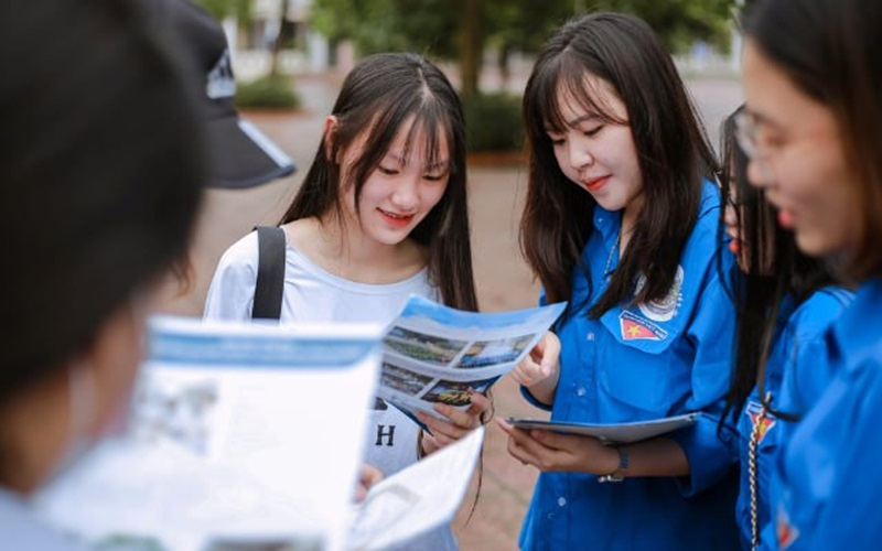 Đây là thời điểm đừng để “hào quang và đam mê nhất thời dẫn dụ” bạn khi chọn ngành, nghề. Ảnh: Internet