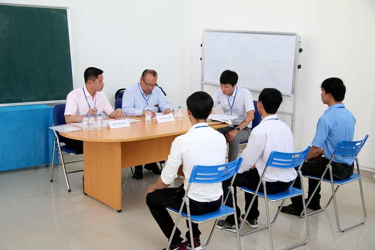 Doanh nghiệp mới là nơi kiểm chứng cuối cùng củaa mọi lựa chọn nghề nghiệp. Ảnh: Internet