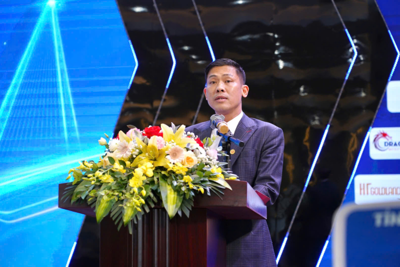 Ông Nguyễn Như Kiên, Phó Chủ tịch Hội Doanh nhân trẻ Việt Nam đánh giá cao sáng kiến của Hội Doanh nhân trẻ Quảng Ninh khi chọn chủ đề “Chuyển đổi số - Chuyển đổi xanh” cho phiên đối thoại.