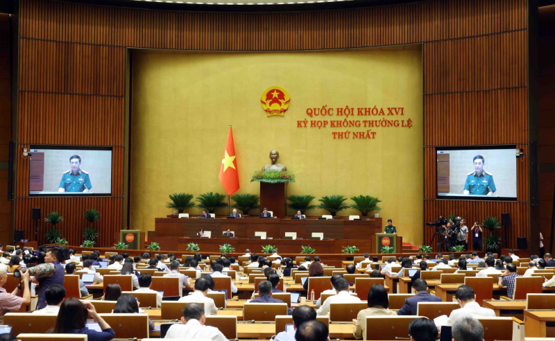 Chiều 23/8/2026, Đại tướng Phan Văn Giang, Phó Thủ tướng, Bộ trưởng Bộ Quốc phòng, thừa ủy quyền của Thủ tướng Chính phủ trình bày Báo cáo giải trình, tiếp thu, chỉnh lý dự thảo Luật Phòng, chống phổ biến vũ khí hủy diệt hàng loạt và Luật sửa đổi, bổ sung một số điều của 9 luật về quân sự, quốc phòng. Ảnh: Phạm Kiên/TTXVN