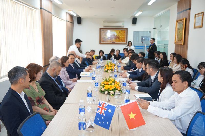 Hội Doanh nhân trẻ Việt Nam làm việc với đoàn doanh nhân, doanh nghiệp Australia vào sáng 4/9