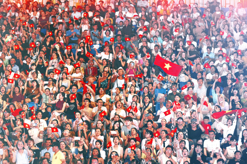 6.000 lá cờ được dương lên cổ vũ trên khán đài Miss World 2026