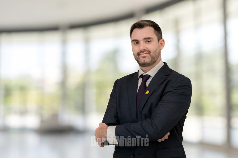 John Campbell, Giám Đốc, Trưởng bộ phận Dịch vụ Công nghiệp, Savills Việt Nam
