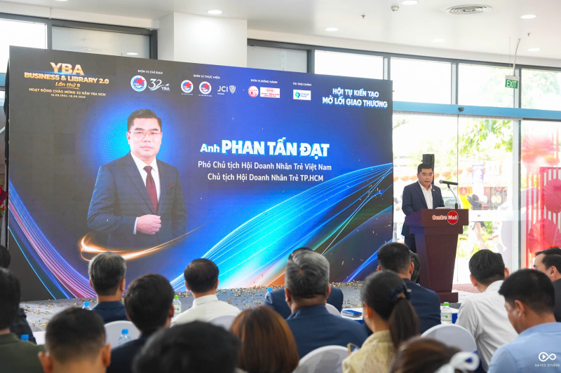 Ông Phan Tấn Đạt, Phó Chủ tịch Hội Doanh nhân trẻ Việt Nam, Chủ tịch Hội Doanh nhân trẻ TP.HCM phát biểu tại sự kiện
